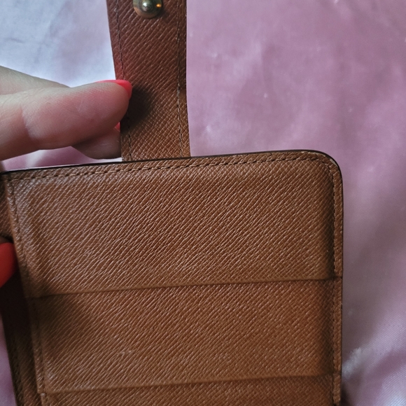 LV Wallet (AUTHENTIC) - Picture 11 of 16